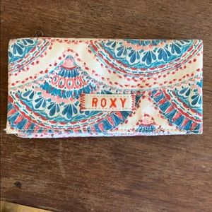 Roxy wallet NWOT
